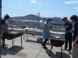 必死に焼いてます!