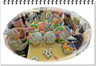 恐竜の卵？？？