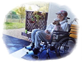 じ～～～～～っ。。。