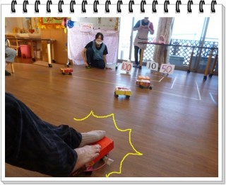 靴下まで脱いでる(°д°)